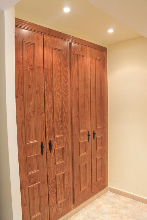 Apartamentos Turisticos Rosario Camarena de la Sierra Bilik gambar