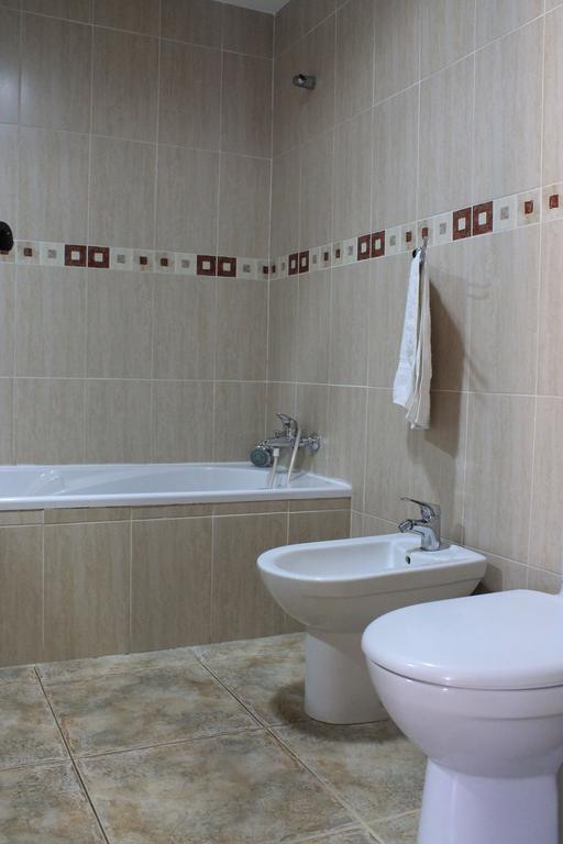 Apartamentos Turisticos Rosario Camarena de la Sierra Bilik gambar