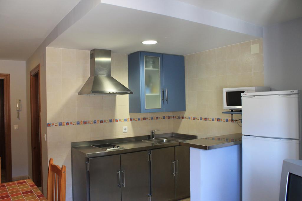 Apartamentos Turisticos Rosario Camarena de la Sierra Bilik gambar